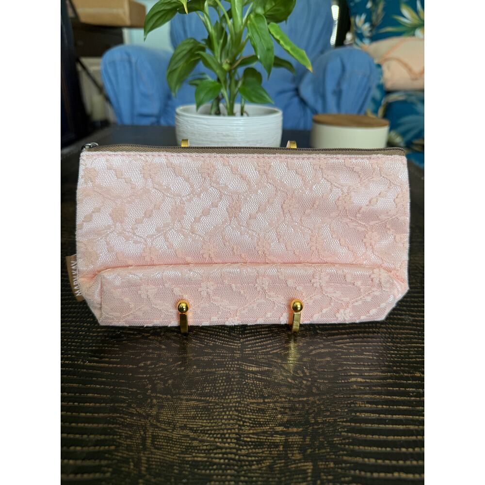 Mary Kay Pink Lace Cosmetics Bag NWOT - Picture 4 of 6